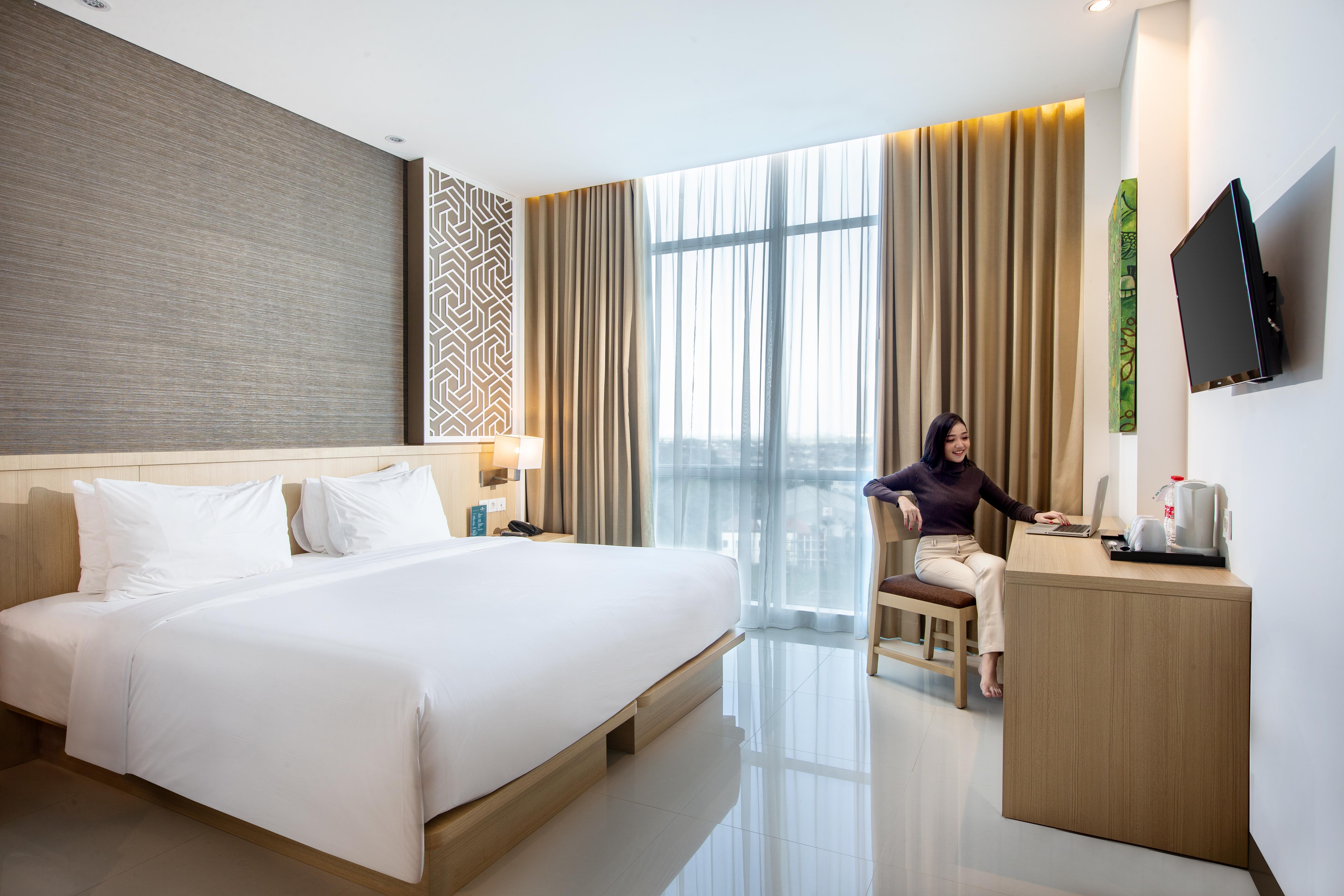 Hotel Santika Gresik Exterior photo